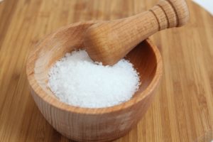 does salt raise blood pressure